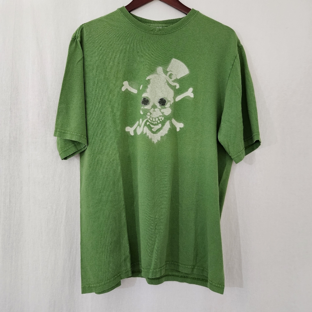 Vintage Lucky Brand Short Sleeve T-Shirt in Green & White Skull Print Size L